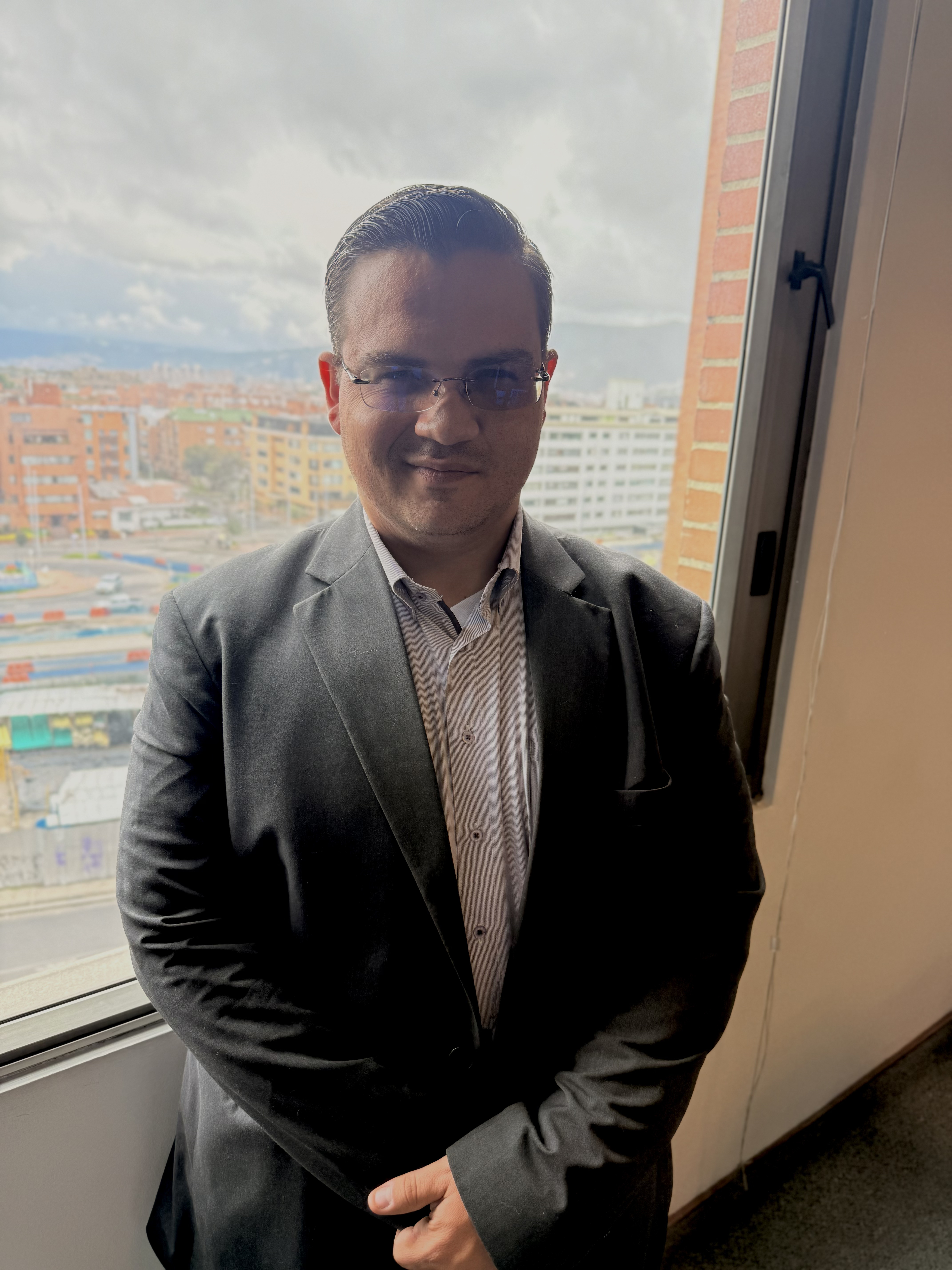 Guillermo Rodríguez abogado especialista en derecho laboral y derecho de familia en Bogotá Colombia